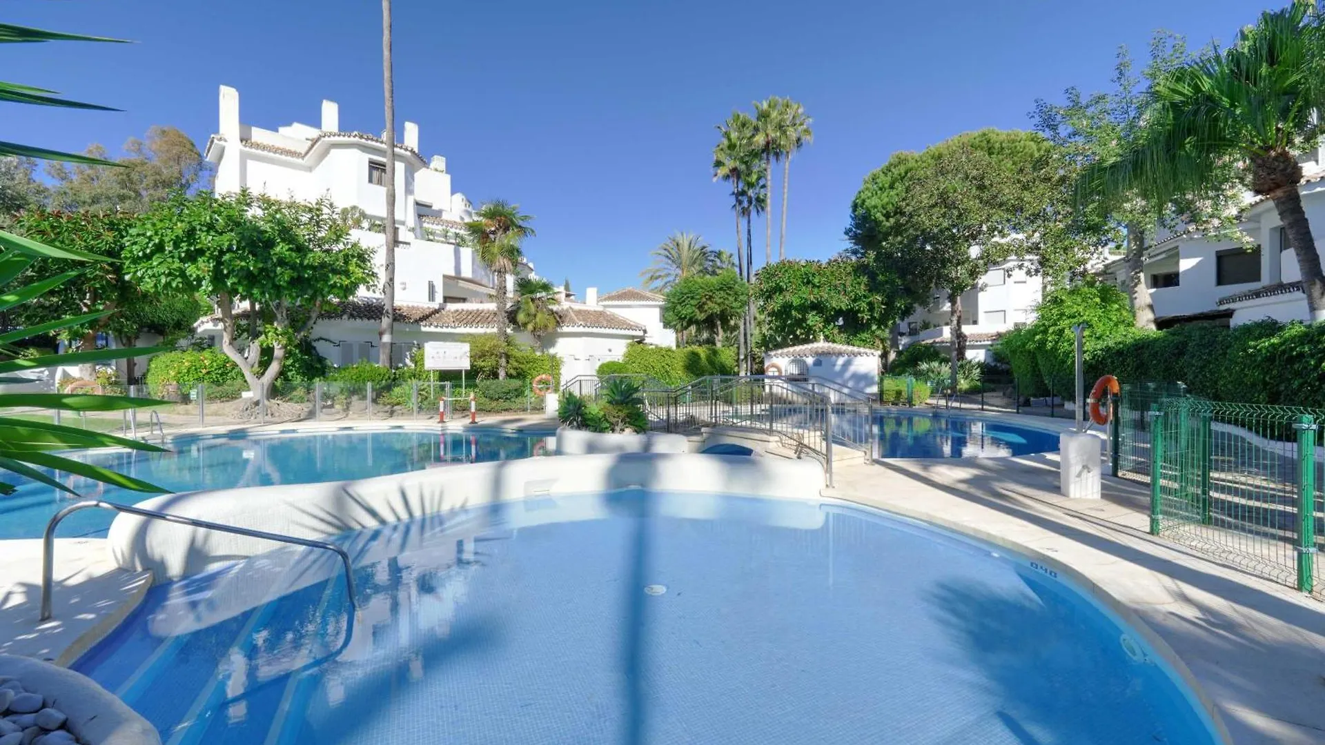 1104 First Line Beach Apartment Golden Beach Pool Marbella