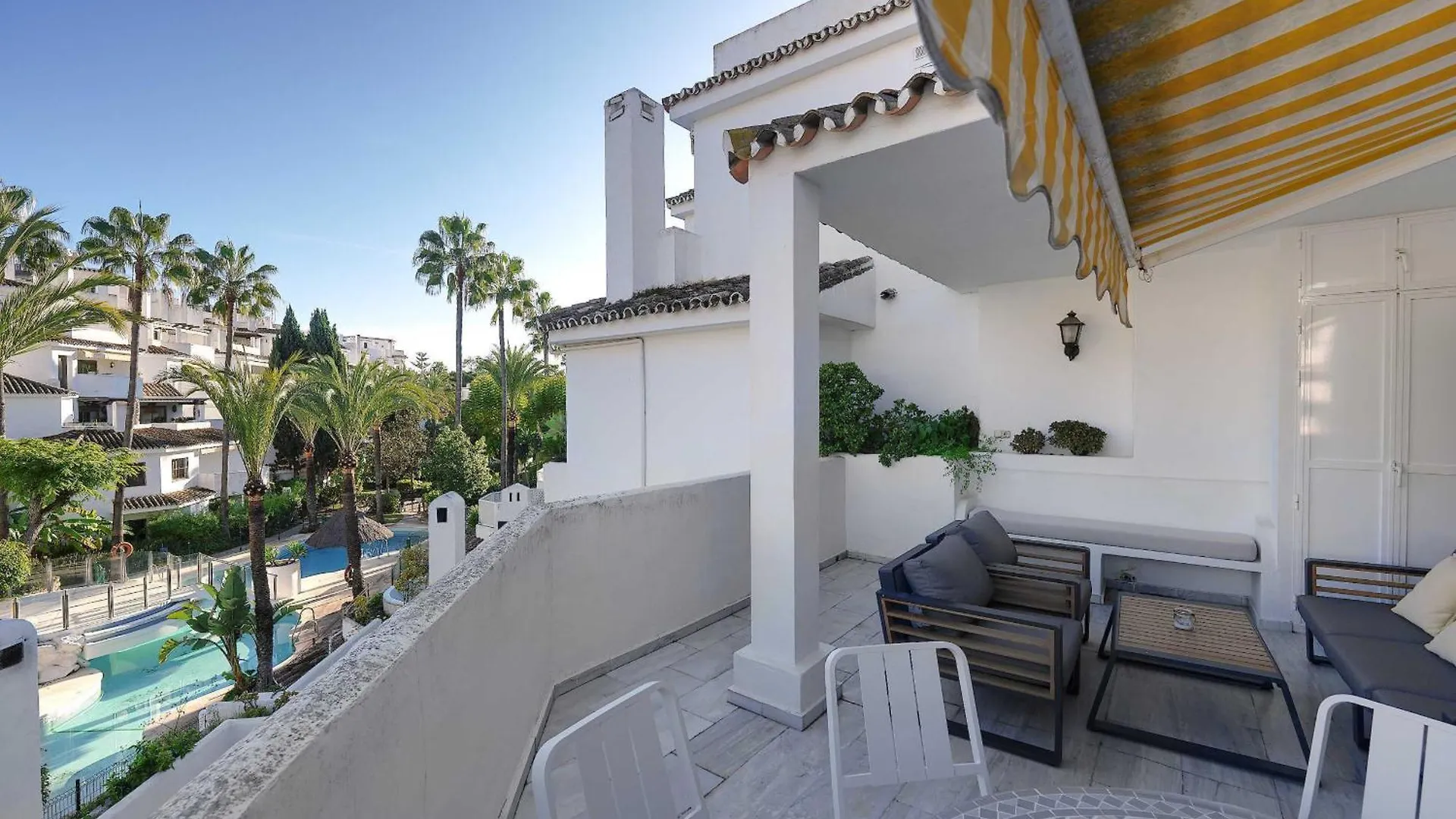 1104 First Line Beach Apartment Golden Beach Pool Marbella Spain