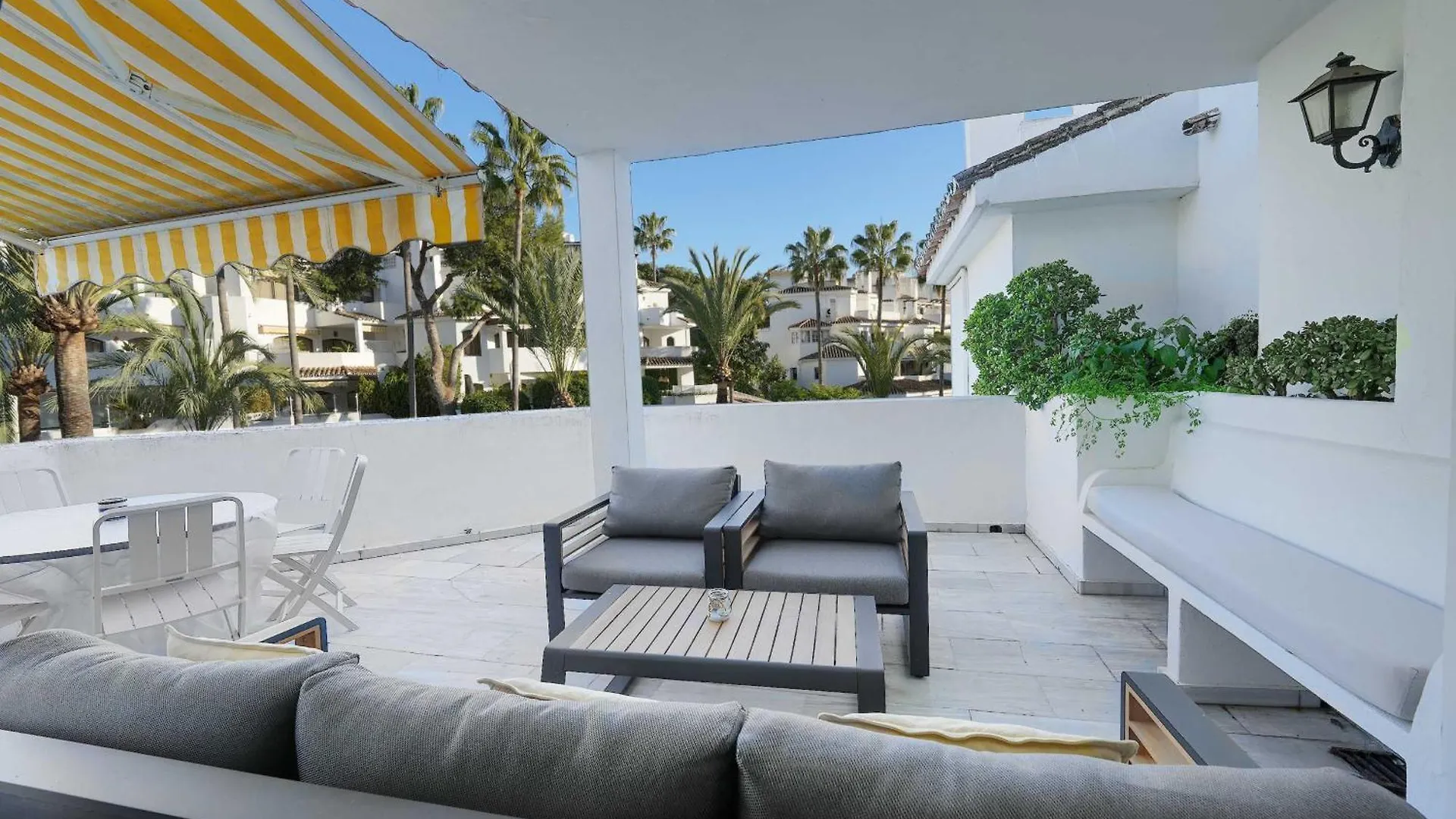 1104 First Line Beach Apartment Golden Beach Pool Marbella