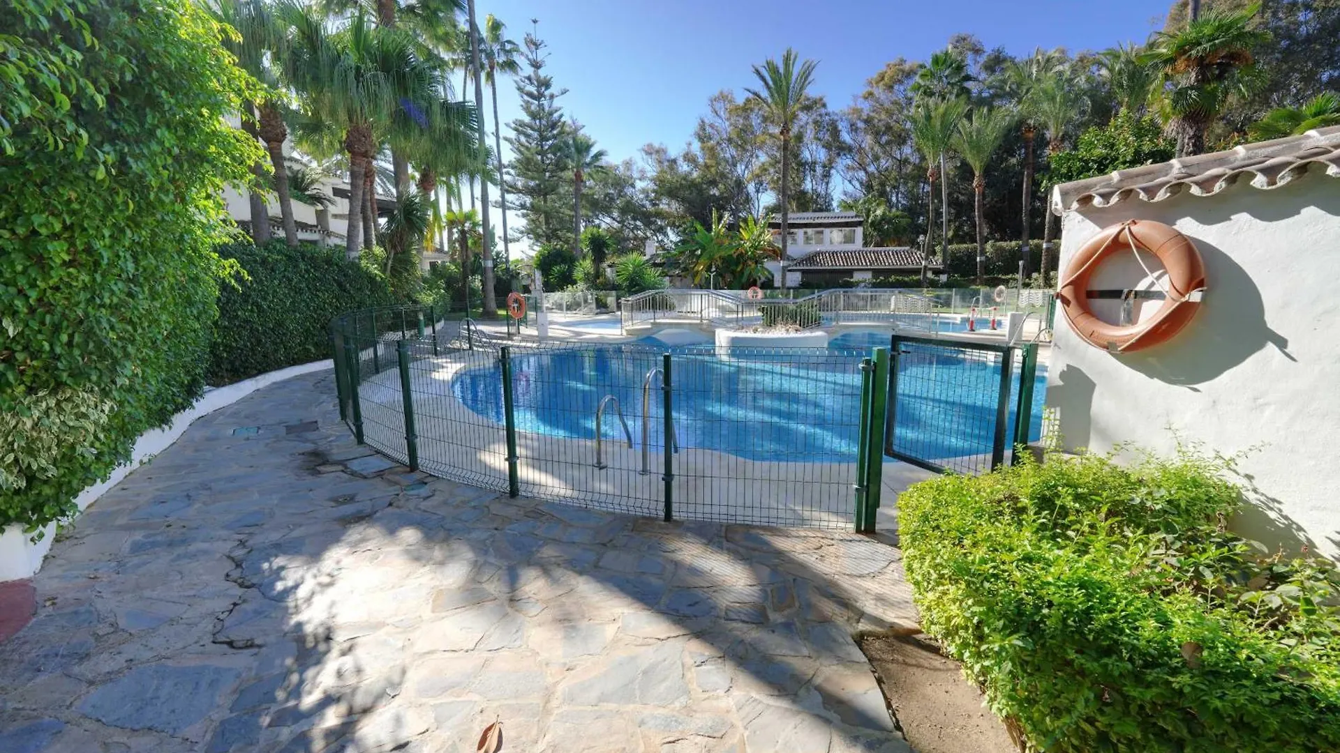 1104 First Line Beach Apartment Golden Beach Pool Marbellac Espagne