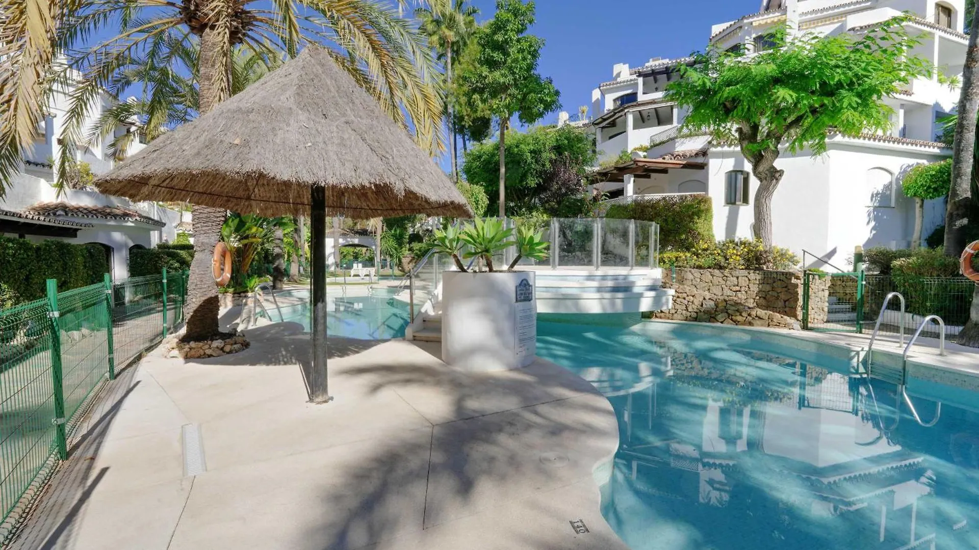 1104 First Line Beach Apartment Golden Beach Pool Marbellac