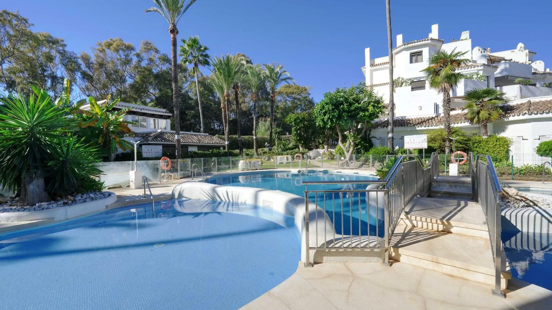 1104 First Line Beach Apartment Golden Beach Pool Marbellac Espagne