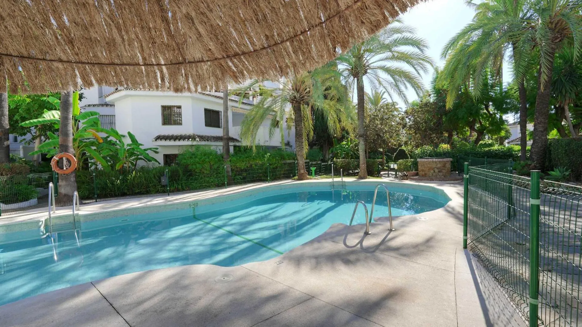 1104 First Line Beach Apartment Golden Beach Pool Marbellac